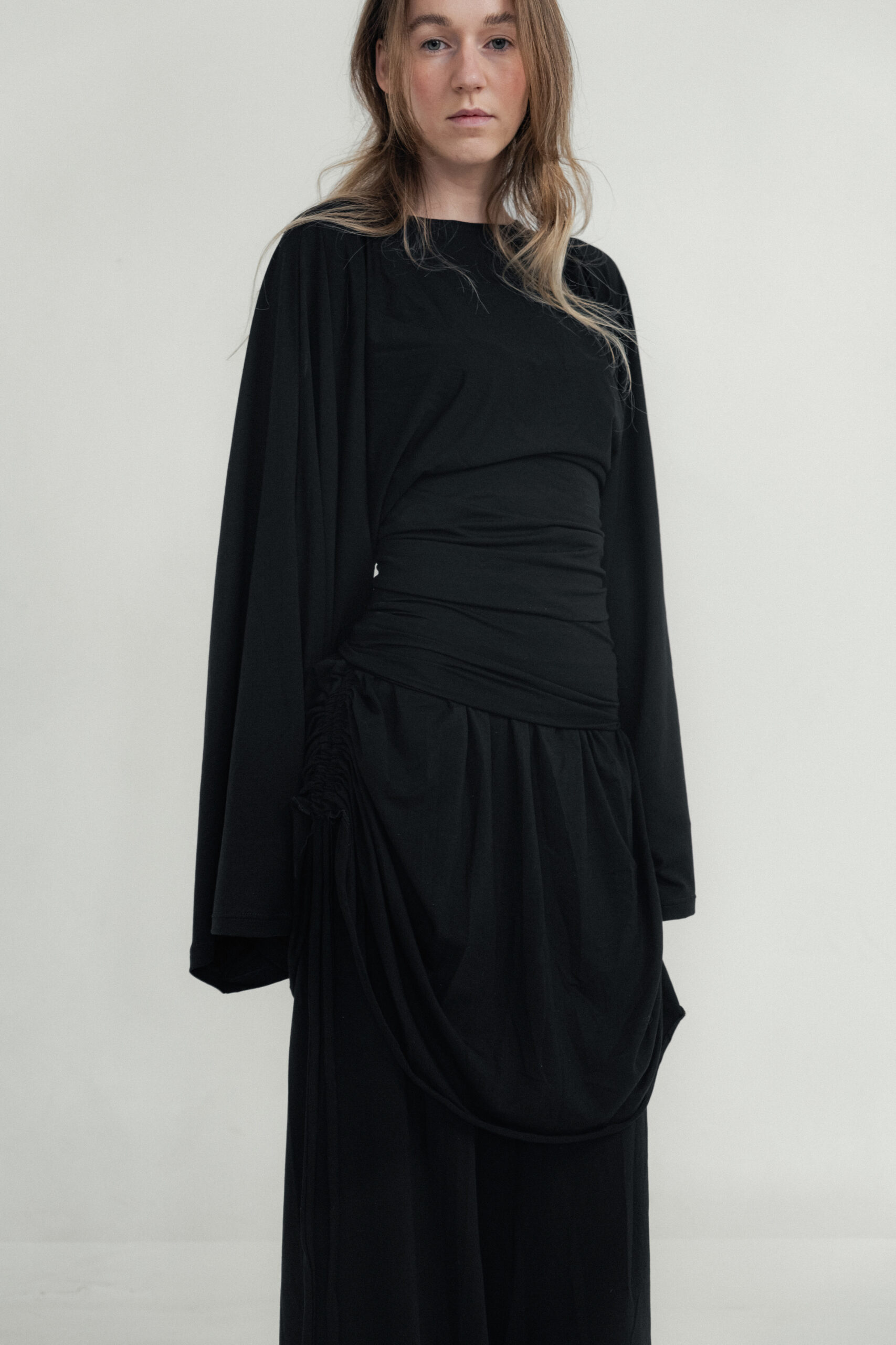 Essential 01 - Image 5