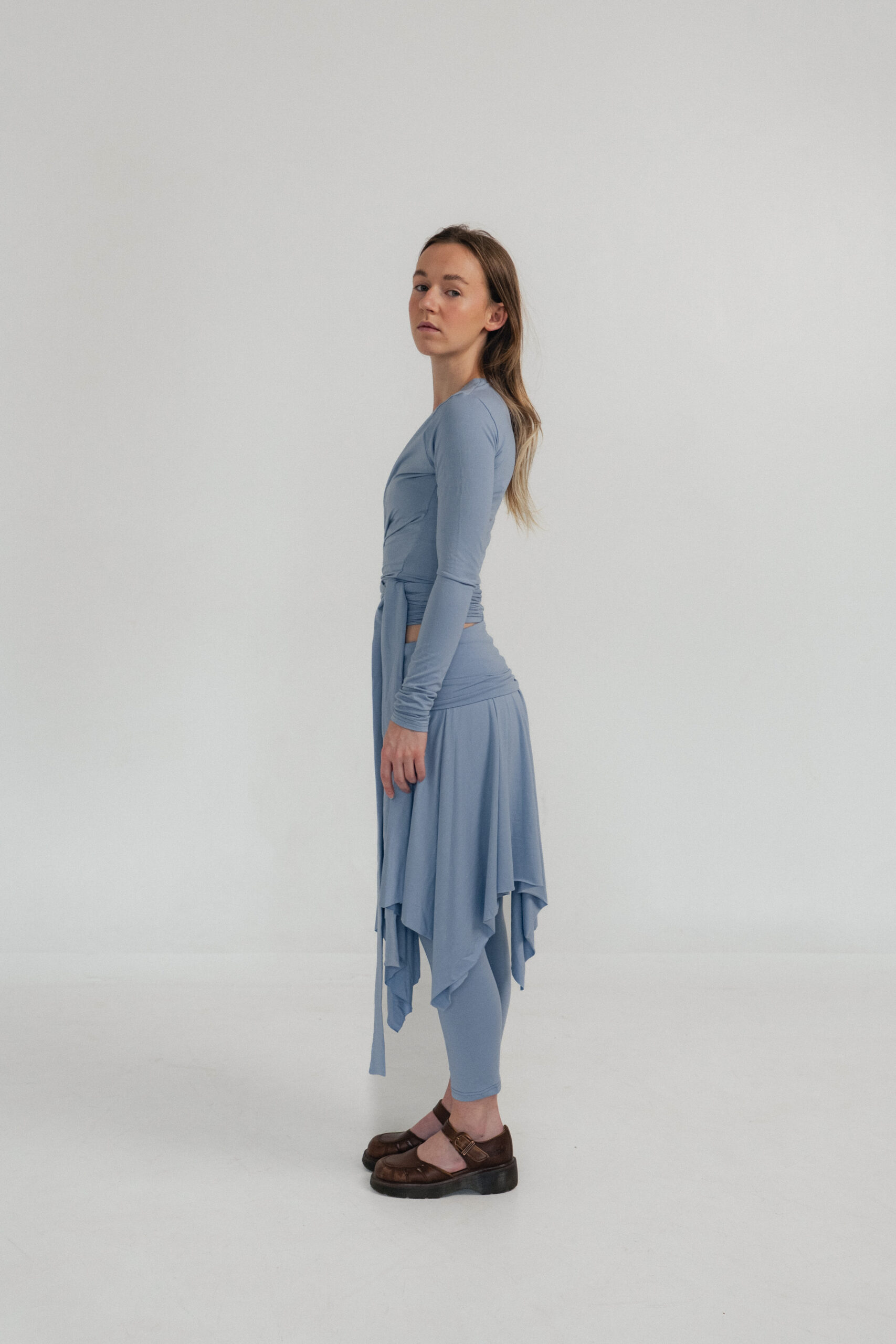 Essential 02 - Image 3