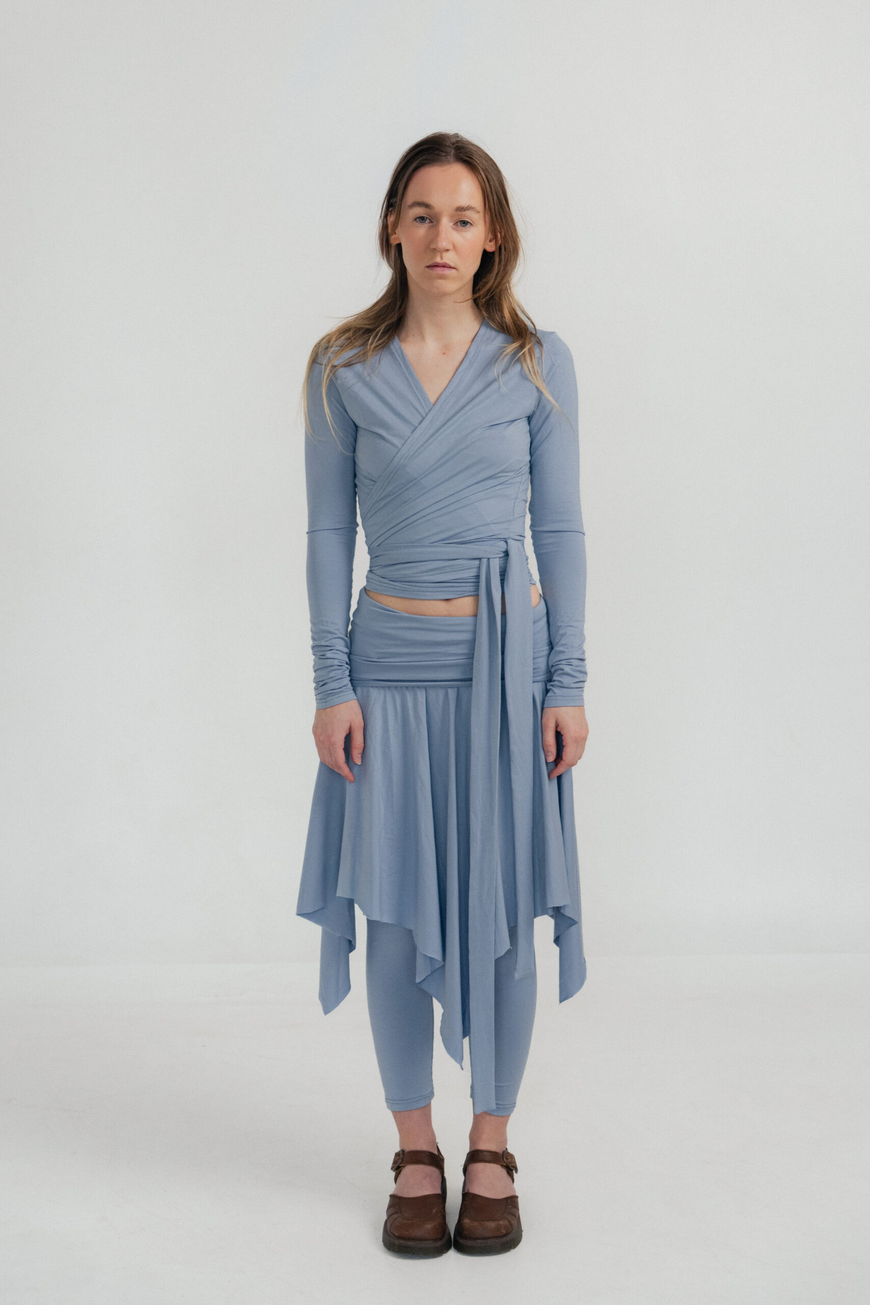 Essential 02 - Image 2