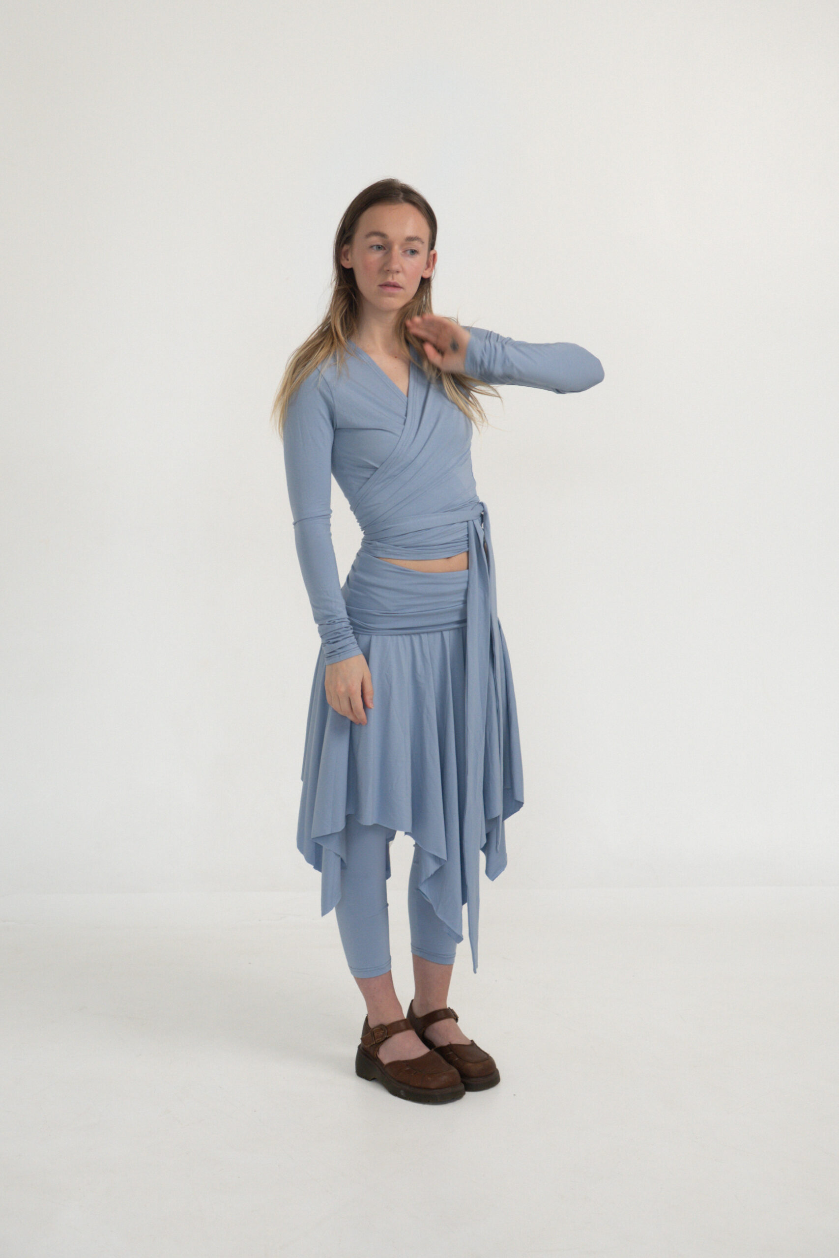 Essential 02 - Image 6