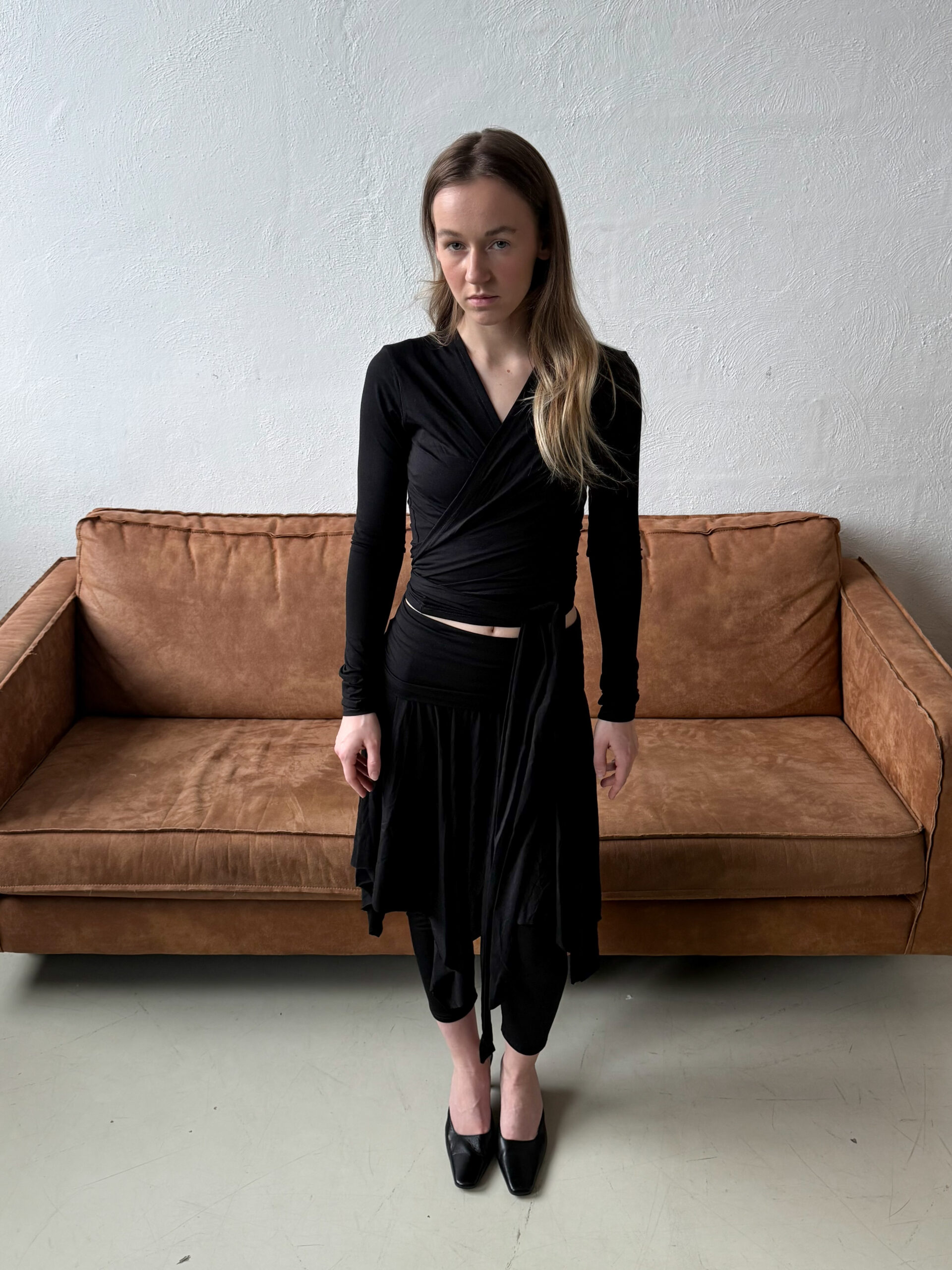 Essential 02 - Image 4